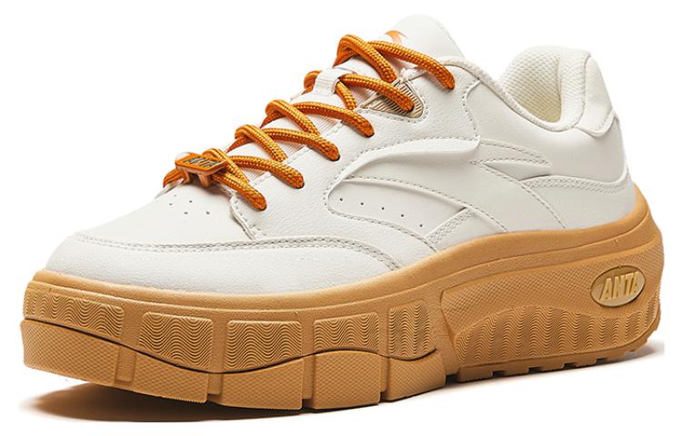 Lookbook (W) Anta Kasual Rendah 'Putih Krim Karamel' 122418086-4