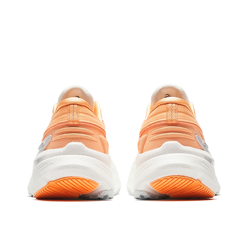 Shop Anta安踏 CC 氮科技 專業緩震 透氣 低帮 跑步鞋 女款 白橙色