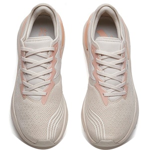 Anta安踏 創2.0 舒適運動 耐磨 低筒 跑步鞋 女款 灰白 Lookbook Anta安踏 創2.0 舒適運動 耐磨 低筒 跑步鞋 女款 灰白