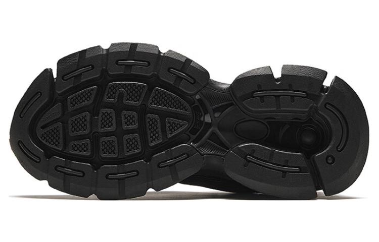 Shop 安踏 冠軍系列 舒適百搭 低幫 老爹鞋 女款 黑色