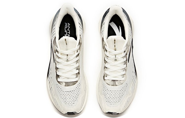 Lookbook Anta安踏 跑步系列 Edge 2.0 跑步鞋 女款 白黑