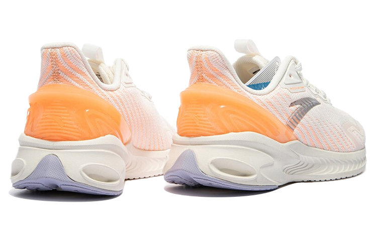 Shop Anta安踏 跑步系列 edge2.0 減震耐磨 低筒 跑步鞋 女款 白橙