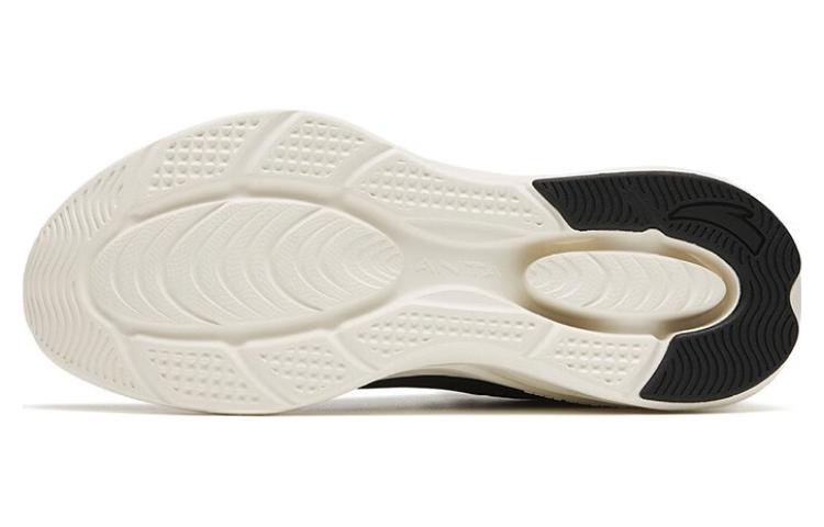 Shop Anta安踏 能量環 防滑耐磨輕便 低幫 跑步鞋 女款 黑白