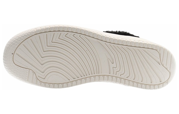 Shop Anta安踏 加絨 保暖防滑耐磨 高筒 板鞋 女裝 黑白色