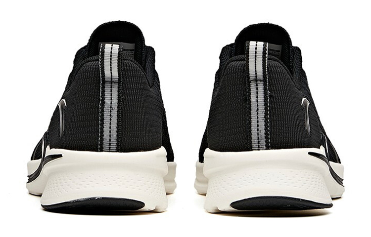 Shop (W) Anta Hydrogen Run II 'Negro' 922045541-4