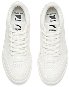 Anta安踏 生活系列 防滑減震 低筒 板鞋 女款 象牙白 Shop Anta安踏 生活系列 防滑減震 低筒 板鞋 女款 象牙白