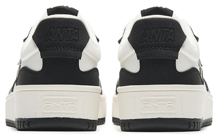 Shop Anta安踏 防滑耐磨 低筒 滑板鞋 女款 黑白色