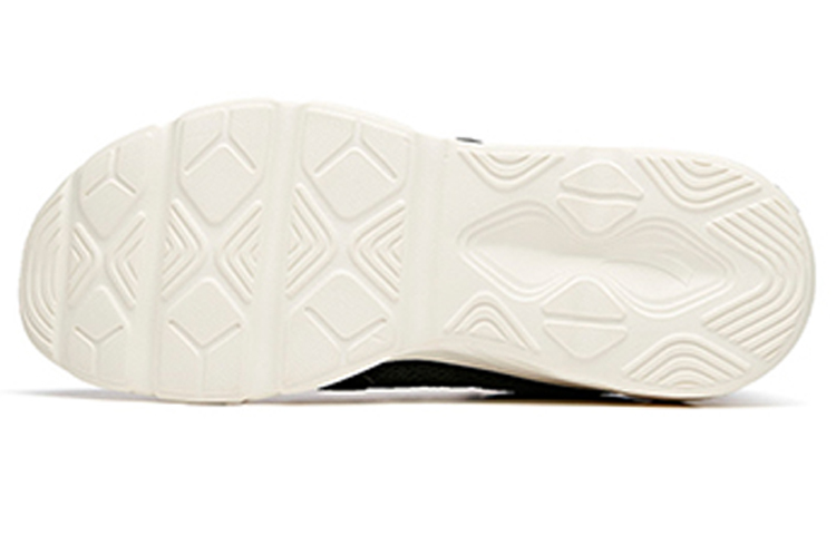 Details for (W) 安踏低帮跑鞋'黑色霓虹粉' 122035576-1