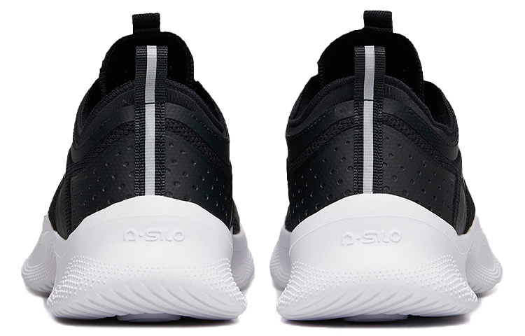 Shop (W) Anta Rendah 'Black Mesh Comfort' 122037718-4