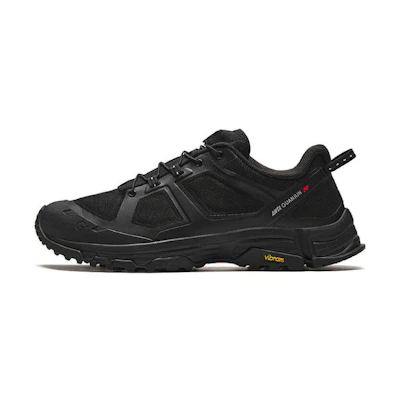 (W) Anta Low-Top 'Black'