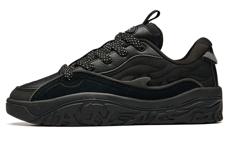 (W) Anta Low Top 'Black Silver'