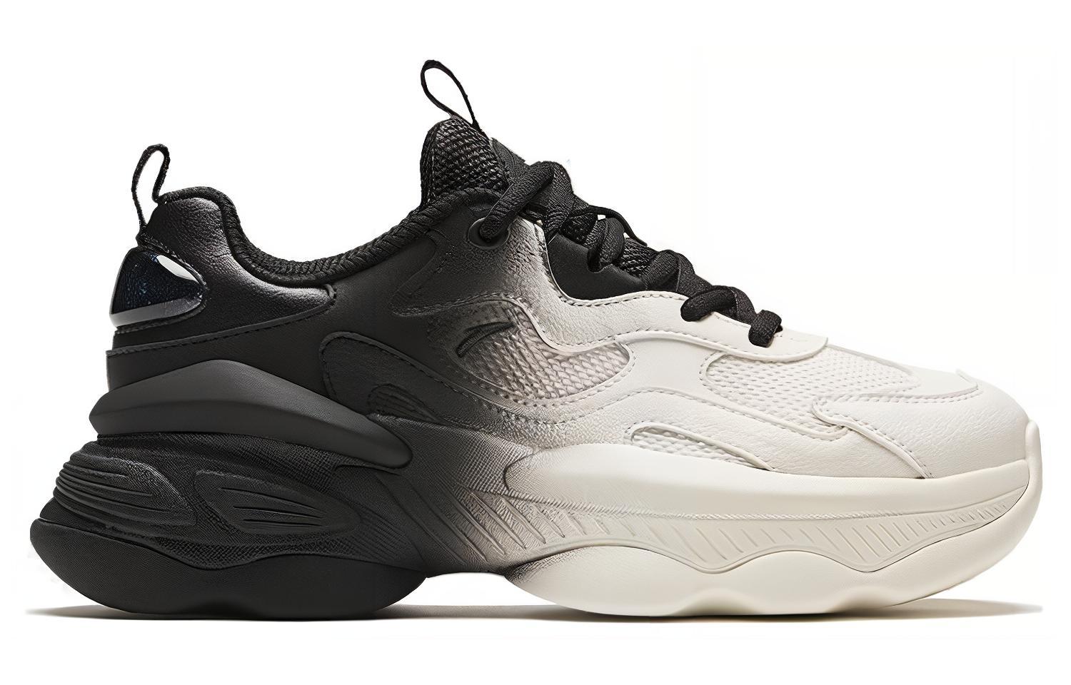 Order (W) Anta Low Top 'Hitam Putih' 122418885-5