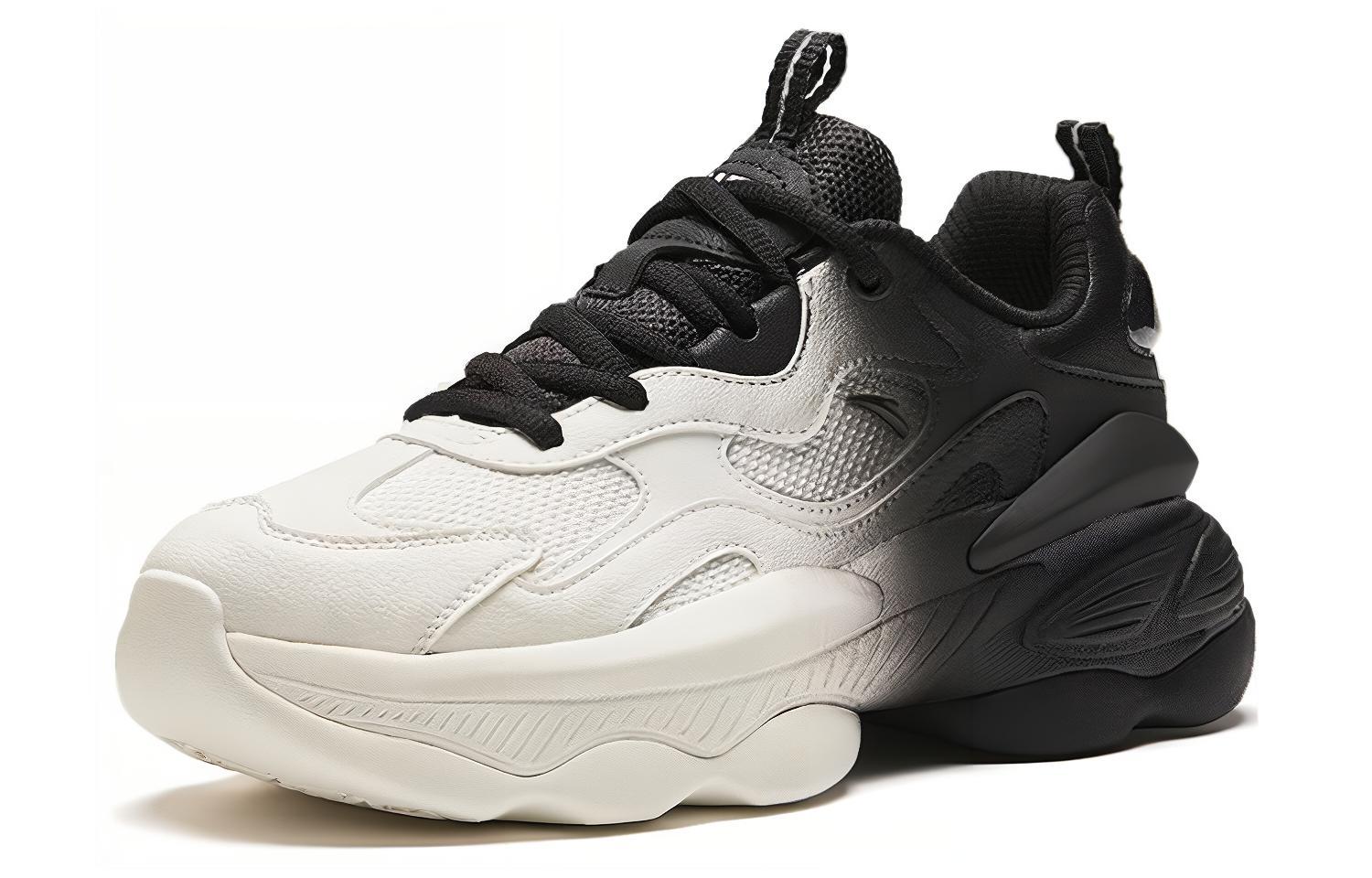 Lookbook (W) Anta Low Top 'Hitam Putih' 122418885-5