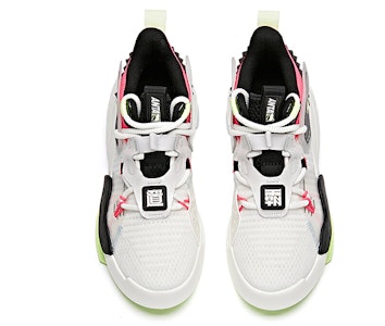 (W) Anta Sepatu Mid-Top 'Putih Hitam Merah Muda' 122128084-1 Lookbook (W) Anta Sepatu Mid-Top 'Putih Hitam Merah Muda' 122128084-1