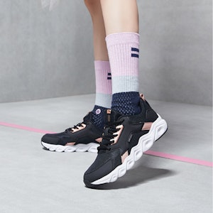 (W) 安踏跑步系列 '黑白多功能' 121935524R-4 Sizing (W) 安踏跑步系列 '黑白多功能' 121935524R-4