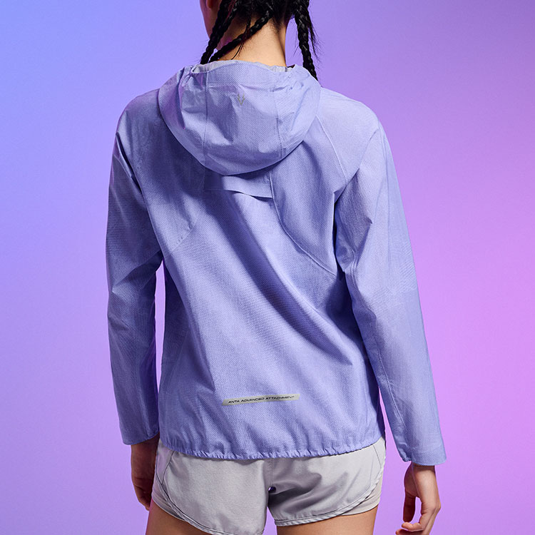 Shop (W) 安踏跑步系列輕量透氣連帽外套 - 紫藤紫印花 162435606-2