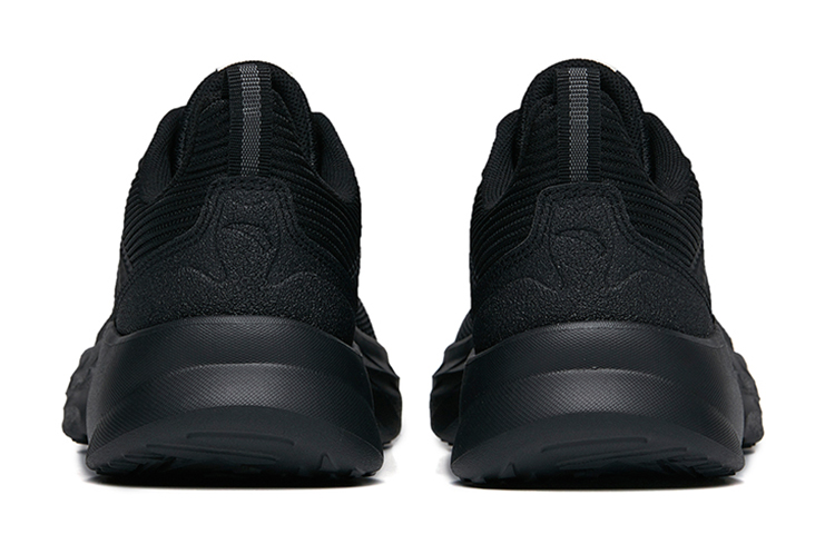 Shop (W) Anta Running Series Low 'Malla Negra' 922235529-3