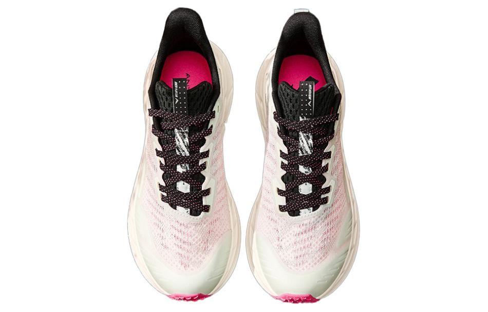 Lookbook (W) 安踏跑步系列運動鞋 Trail「淺綠粉」 122425510-1