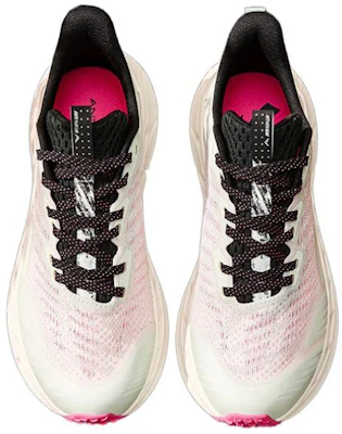 (W) 安踏跑步系列運動鞋 Trail「淺綠粉」 122425510-1 Lookbook (W) 安踏跑步系列運動鞋 Trail「淺綠粉」 122425510-1