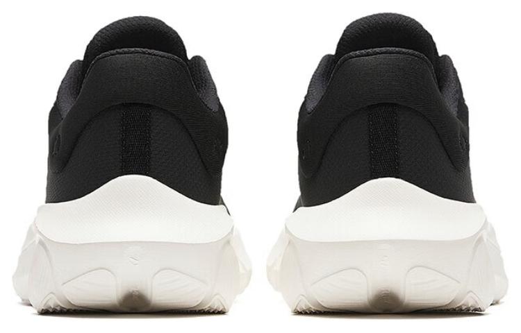 Shop (W) Kasut Lari Anta 'Hitam dengan Logo Mini Putih' 922347792-5