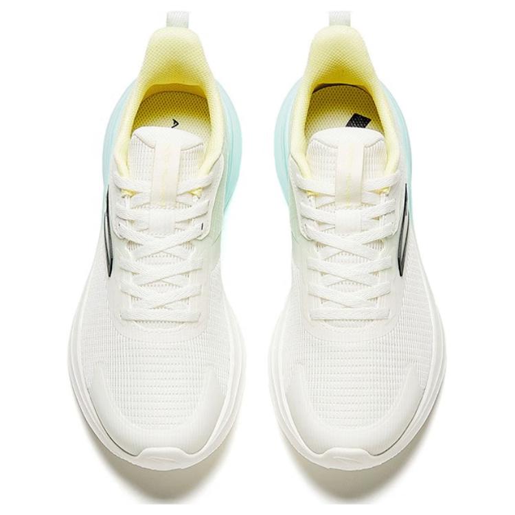 Shop Anta安踏 耐磨防滑抗衝擊 低筒 跑步鞋 女款 白綠