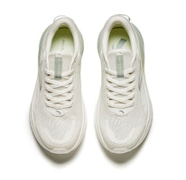 (W) 安踏跑步鞋“白绿” 922425517-4 Lookbook (W) 安踏跑步鞋“白绿” 922425517-4