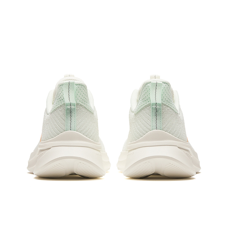 Shop Anta安踏 輕跑 舒適百搭 減震耐磨 低筒 跑步鞋 女款 白綠