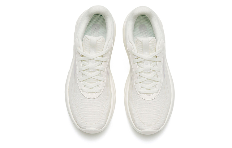 Lookbook 安踏 减震輕便 低幫 跑步鞋 女款 白灰