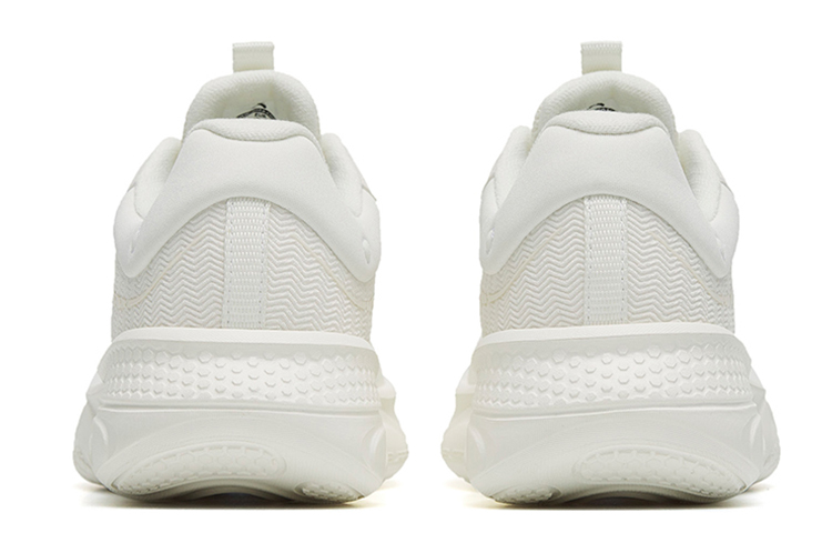 Shop 安踏 减震輕便 低幫 跑步鞋 女款 白灰