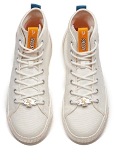 (W) Anta x Snoopy Kasut Sukan Skateboarding Tinggi 'Putih' 922138604-1 Lookbook (W) Anta x Snoopy Kasut Sukan Skateboarding Tinggi 'Putih' 922138604-1