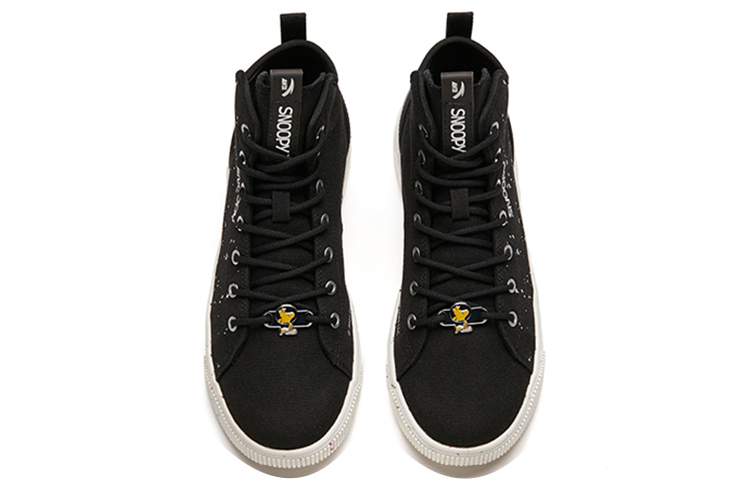 Shop SNOOPY x Anta安踏 潮流 史努比聯名 高幫 板鞋 女款 黑