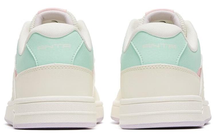 Lookbook (W) Anta Streetball Low ''Wit Paars Groen'' 122258068-6