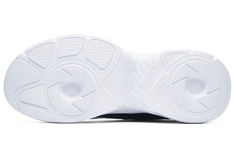 Shop (Women) Anta Training Low 'Black White' 122037756-3
