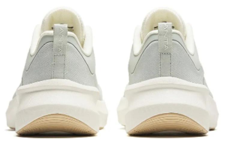 Shop (Women) Anta Training Low 'White Green' 122417757-5