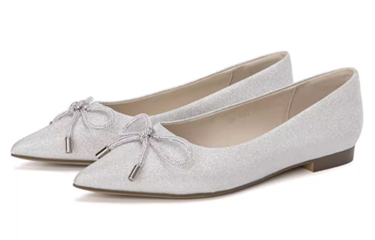 Lookbook (W) Aokang 'Kasut Leper Hujung Runcing Perak Bertali Kasual' 1234111042