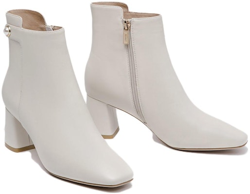 (Women) Aokang 'White Sheepskin Square-Toe Block Heel Ankle Boot' 1214911011 Lookbook (Women) Aokang 'White Sheepskin Square-Toe Block Heel Ankle Boot' 1214911011