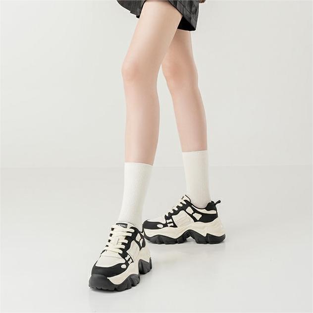 (W) Aokang Fashion Round Toe Lace-Up Low-Top Dad Shoes 'Beige Black' 圖 4