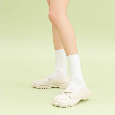 (W) Sepatu Loafers Kasual Kulit Aokang Elegan dan Nyaman 'Beige' 1234324011 Purchase (W) Sepatu Loafers Kasual Kulit Aokang Elegan dan Nyaman 'Beige' 1234324011