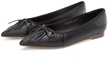 (W) 奥康黑色休闲款尖头皮鞋 1234111038 Lookbook (W) 奥康黑色休闲款尖头皮鞋 1234111038