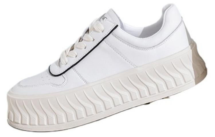 Shop 奧康AOKANG 時尚潮流 防滑減震 低幫 板鞋 女款 白色