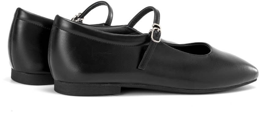 (W) Sepatu Kasual Sintetis Retro Fashion Wanita Aokang 1234211105 Lookbook (W) Sepatu Kasual Sintetis Retro Fashion Wanita Aokang 1234211105