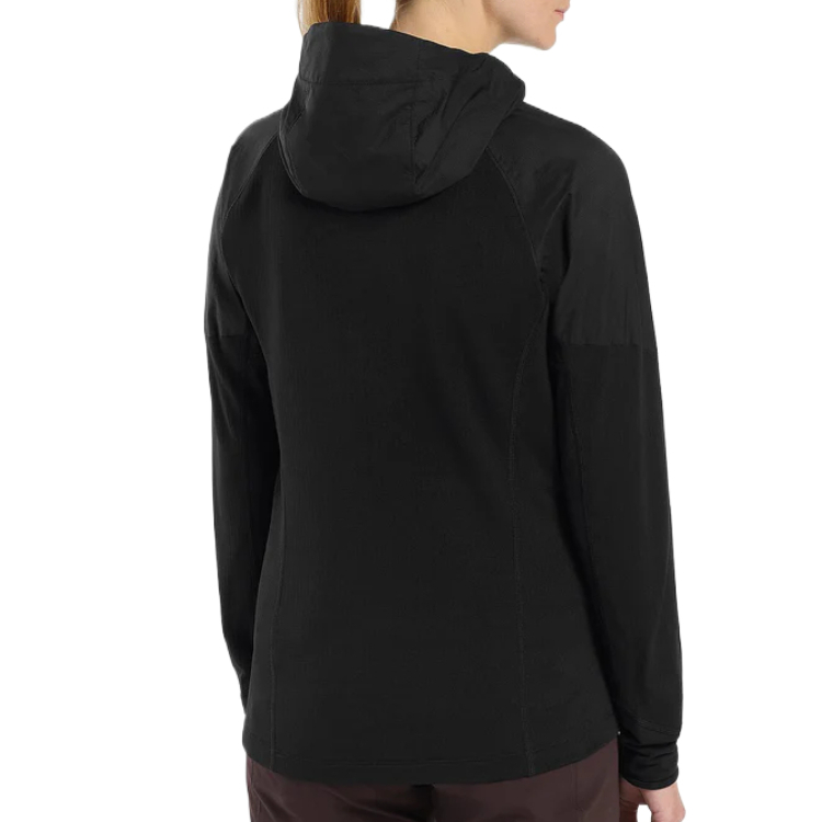 Lookbook (W) 始祖鳥 Delta Hybrid 黑色抓絨休閒運動長袖外套 L07956300