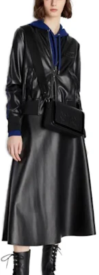 (W) Armani Exchange 黑色純色拉鍊長袖短款外套 6RYB62-YN8PZ-1200 Purchase (W) Armani Exchange 黑色純色拉鍊長袖短款外套 6RYB62-YN8PZ-1200