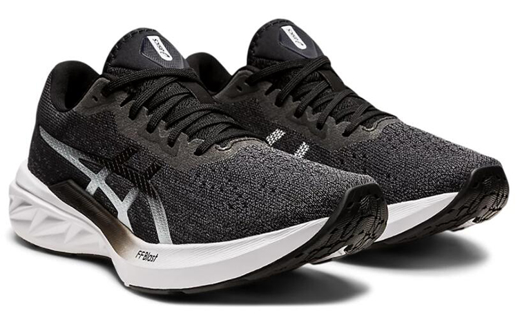 Lookbook (W) ASICS DynaBlast 2 ''Schwarz Weiß'' 1012B060-002