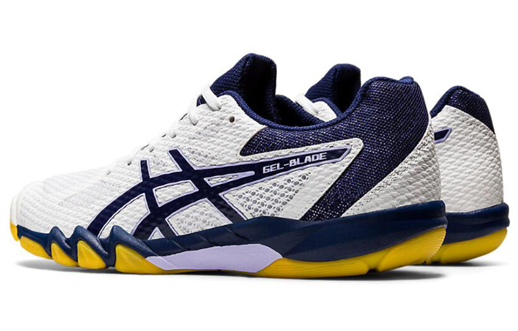 Shop Asics Gel-Blade 7 低筒 跑步鞋 女款 白藍