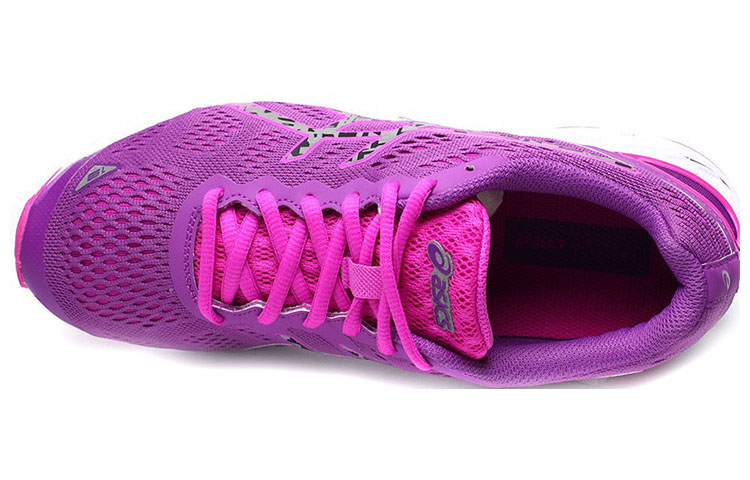 Shop Asics Gel-DS Trainer 輕便透氣慢跑鞋 女款 紫灰