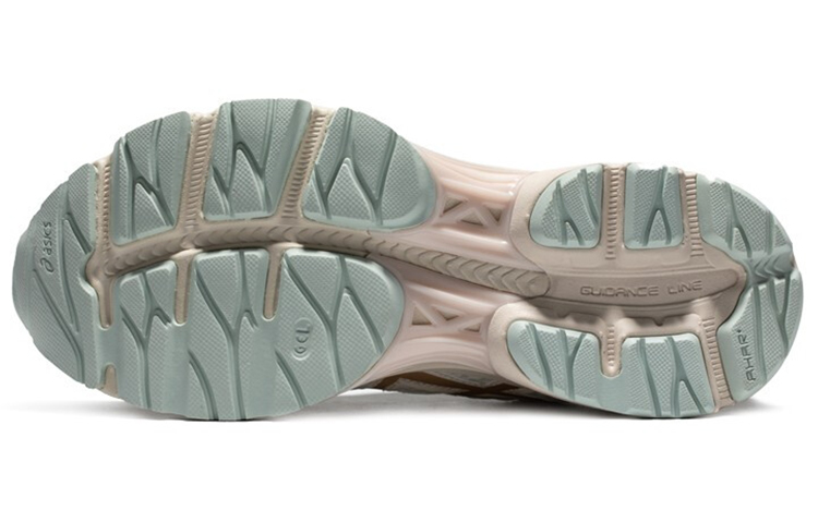 Shop (W) ASICS Gel-Flux 4 Putih/Emas 1012A523-105