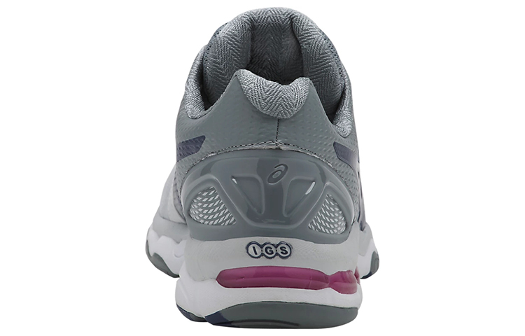 Shop Asics Gel-Netburner Super 8 輕便透氣 簡約運動跑步鞋 女款 灰色