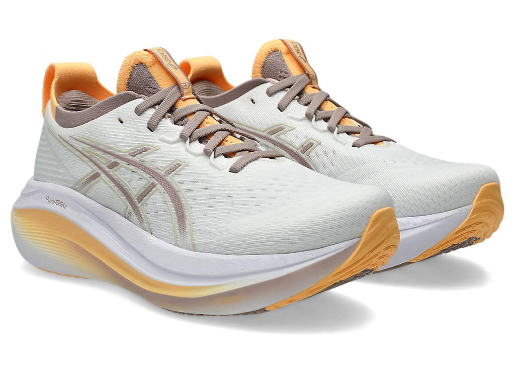 Lookbook (W) ASICS GEL-NIMBUS 27 跑鞋 白色/浅褐色 1012B753-103