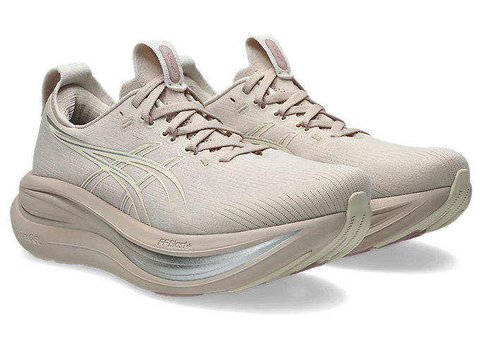 Lookbook (W) ASICS GEL-NIMBUS 28 跑鞋 矿物米色/奶油色 1012B899-250